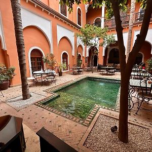 Riad Amina